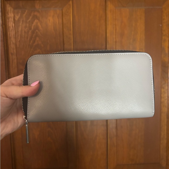 Kate Spade Two-Tone Wallet in Gray and White - Picture 3 of 3
